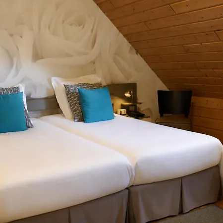A L'arbre Hotell 2*