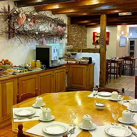 Otel A L'arbre