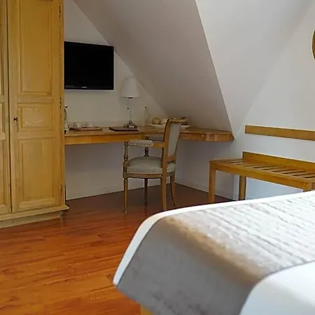 Otel A L'arbre 2*