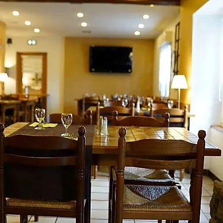 A L'arbre Otel 2*