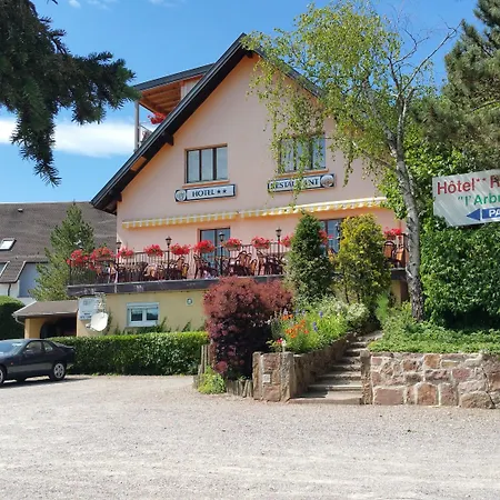 A L'arbre Hotel 2*